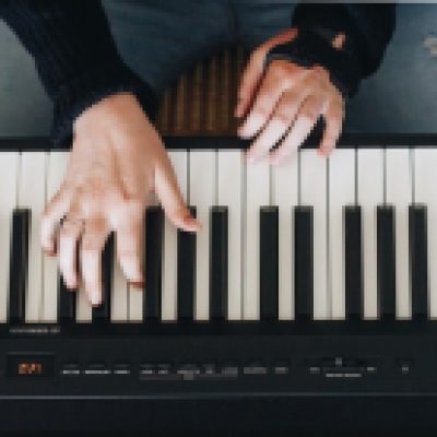 piano-tutor-video-thumb-2
